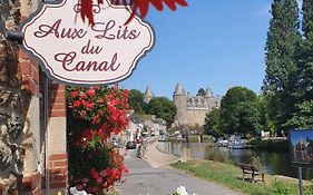 Aux Lits Du Canal